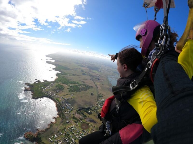Great Ocean Road: Skydive over the Twelve Apostles - The Unique Appeal of Skydive Over the Twelve Apostles