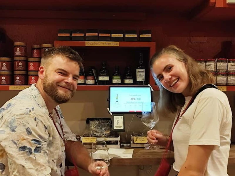 Great red wines: guided tasting and interactive game in Bologna - The Value of the Experience
