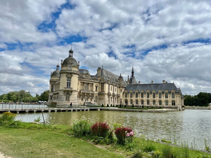 great-stables-of-prince-de-conde-palace-chantilly