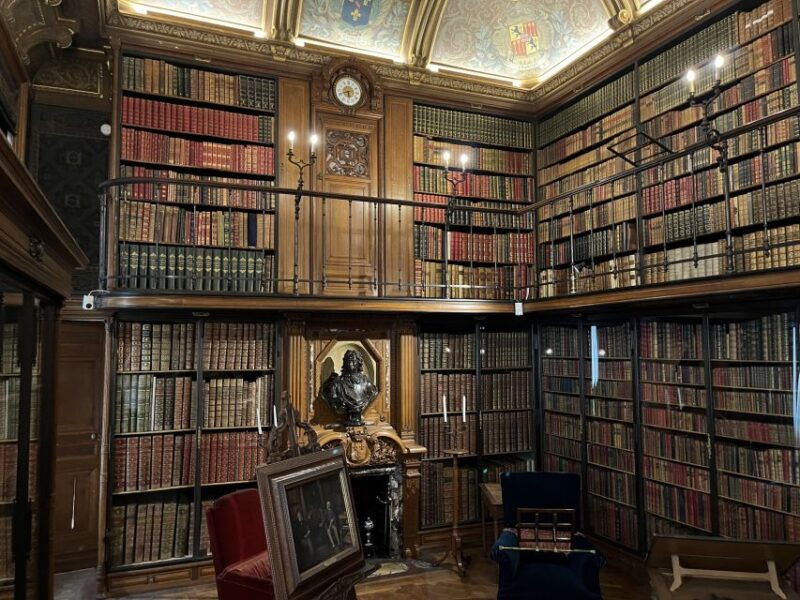 great-stables-of-prince-de-conde-palace-chantilly