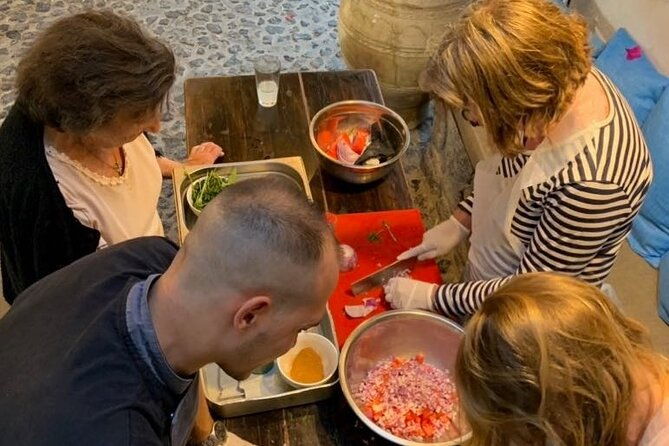 greek-cuisine-cooking-class-in-santorini