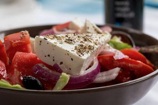 greek-dancing-in-plaka-with-3-course-meal