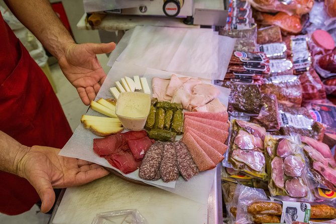 greek-food-walking-tour-in-athens