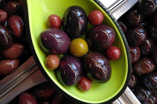 greek-olives-and-olive-oil-tasting-in-athens