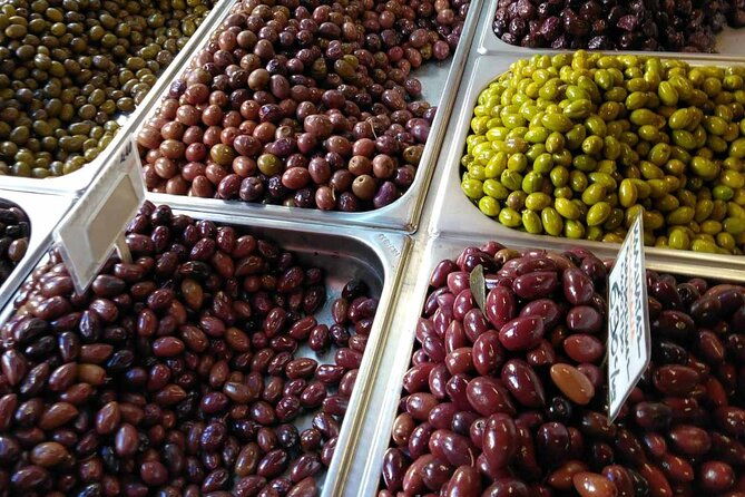 greek-olives-and-olive-oil-tasting-in-athens