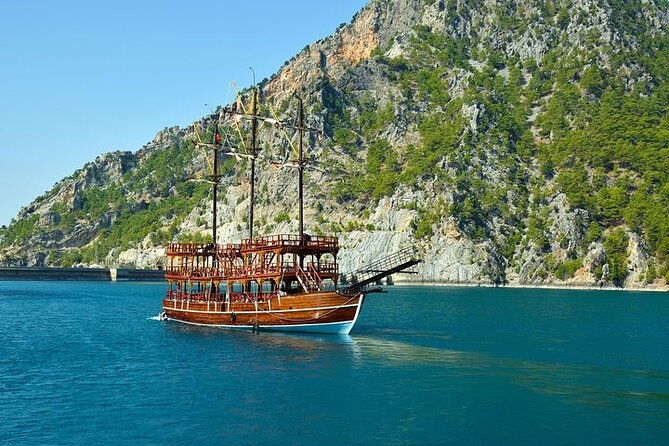 green-canyon-boat-trip-from-side-2
