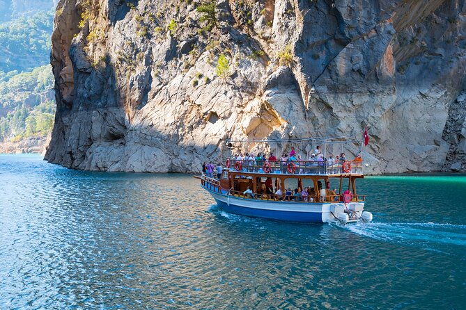 green-canyon-boat-trip-with-lunch-and-unlimited-drinks