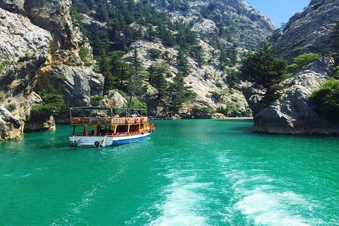 green-canyon-boat-trip-with-lunch-and-unlimited-drinks
