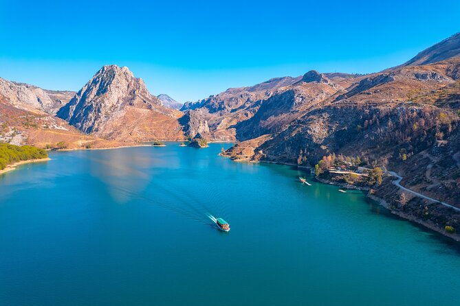 green-canyon-boat-trip-with-lunch-and-unlimited-drinks
