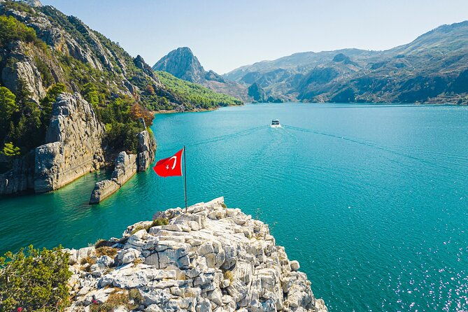 green-canyon-boat-trip-with-lunch-and-unlimited-drinks