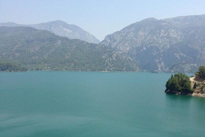 green-canyon-magic-scenic-boat-tour-for-nature-lovers