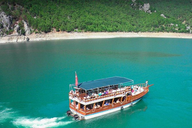 green-lake-and-green-canyon-boat-trip-from-side