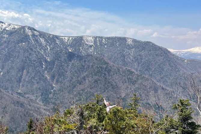 green-season-half-day-hikes-in-sapporo-and-hokkaido-with-onsen