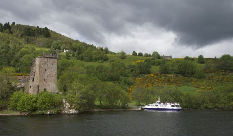greenock-shore-excursion-to-stirling-castle-and-loch-lomond