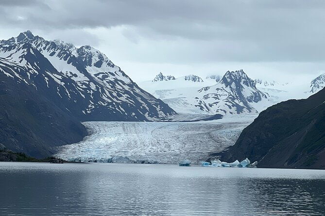grewingk-glacier-hike-in-kachemak-bay