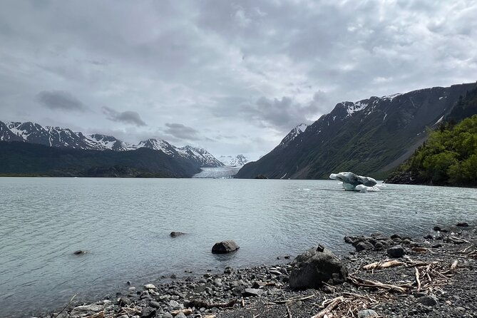 grewingk-glacier-hike-in-kachemak-bay