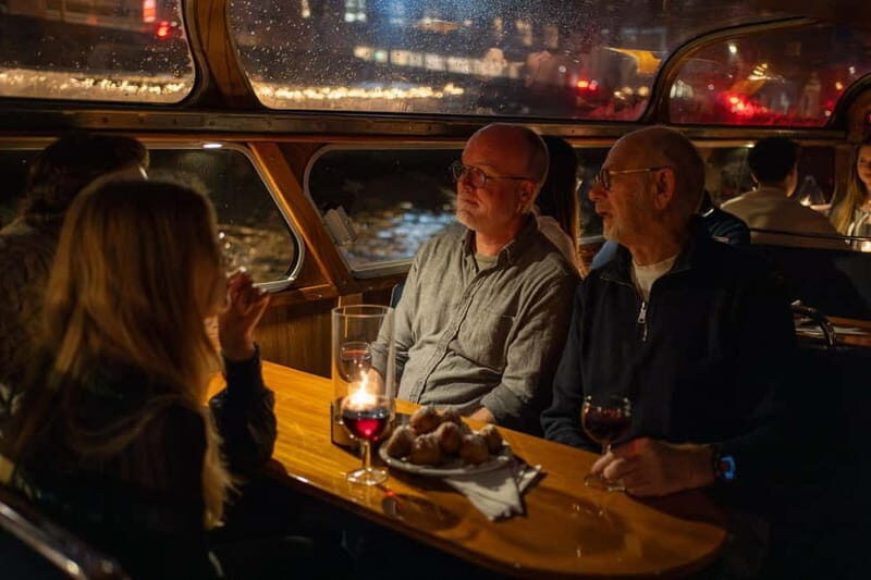 Groningen: Candlelight tour - The Illuminated Sights: Bridges, Towers, and Historic Boats