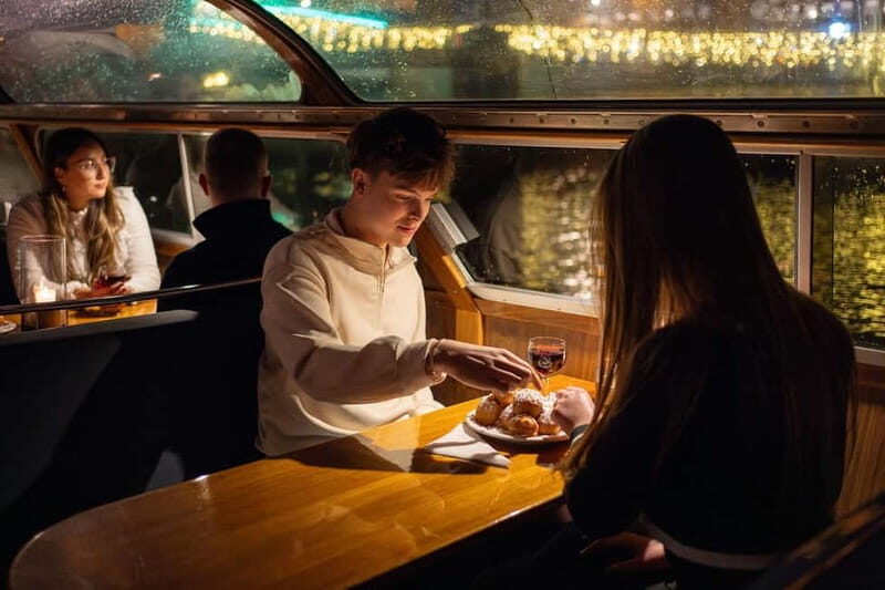 Groningen: Candlelight tour - The Atmosphere: An Intimate & Festive Experience