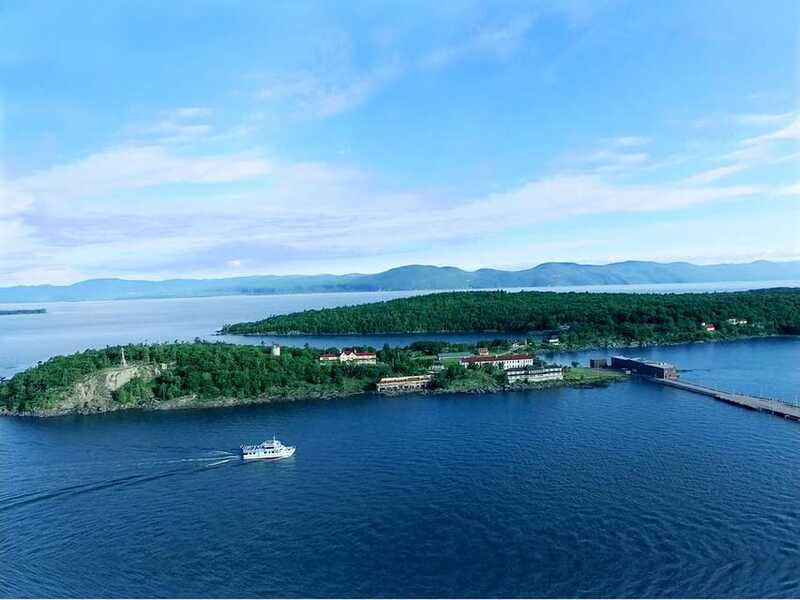 grosse-ile-irish-immigrant-memorial-cruise-tour