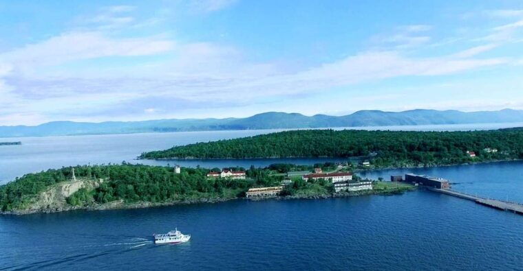 grosse-ile-irish-immigrant-memorial-cruise-tour