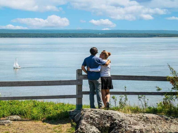 grosse-ile-irish-immigrant-memorial-cruise-tour