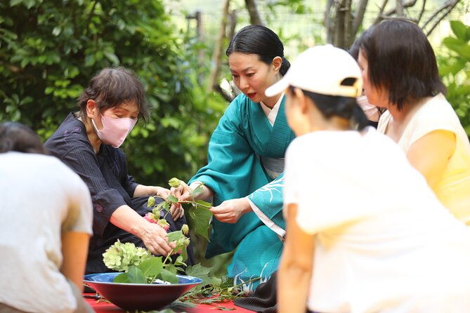 group-charter-japanese-traditional-flower-arrangement-in-tokyo