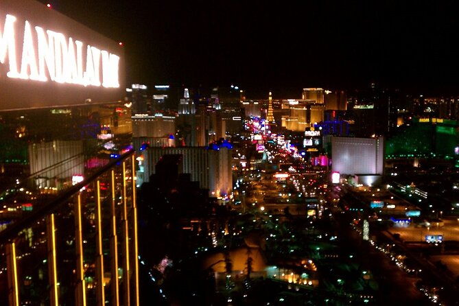 group-discounted-walking-tour-on-the-las-vegas-strip-with-photos-and-champagne