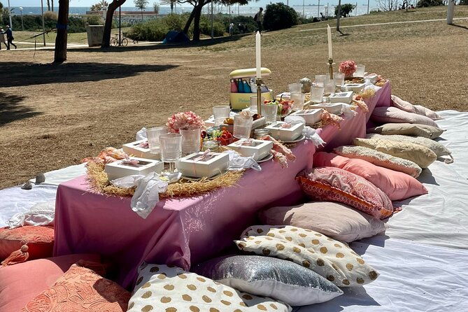 group-hen-party-picnic