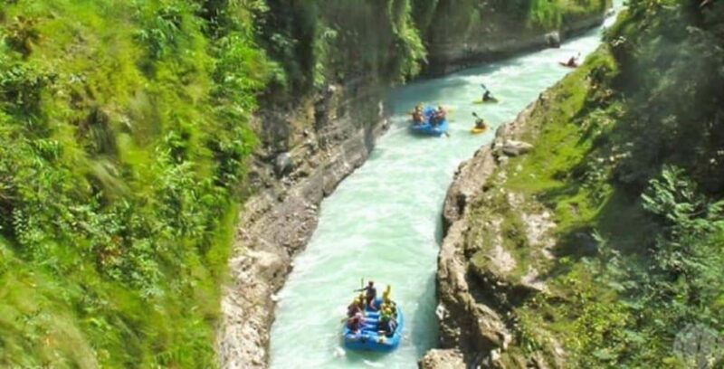 group-joining-seti-river-rafting-adventure-tour-from-pokhara