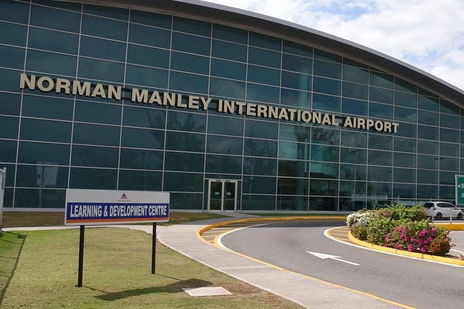 group-private-kingston-airport-transfers-4-9-persons