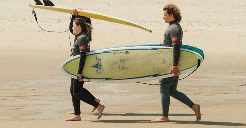 group-surf-class-in-peniche-with-pksc