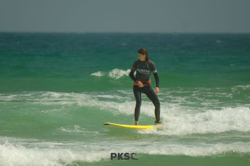 group-surf-class-in-peniche-with-pksc