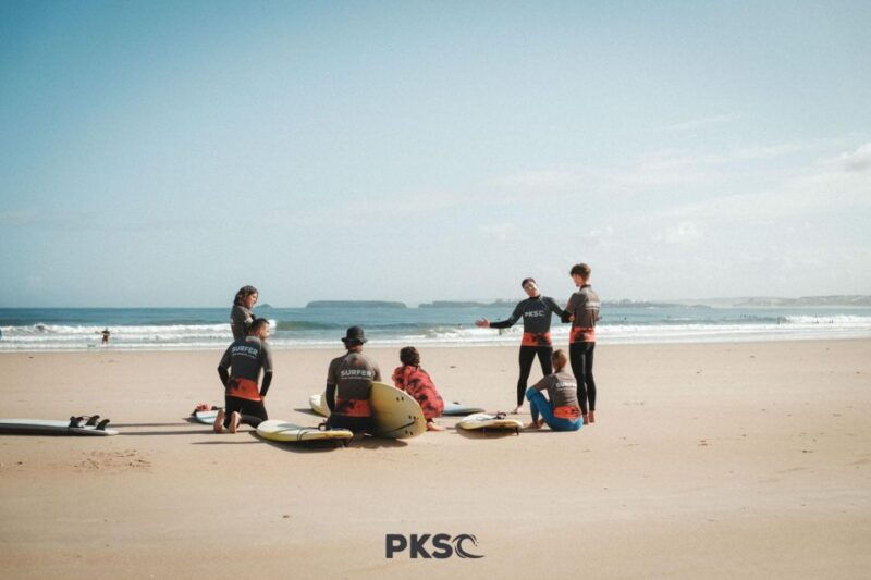 group-surf-class-in-peniche-with-pksc