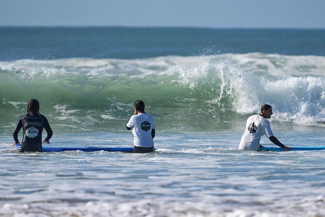 group-surf-lesson-in-costa-da-caparica
