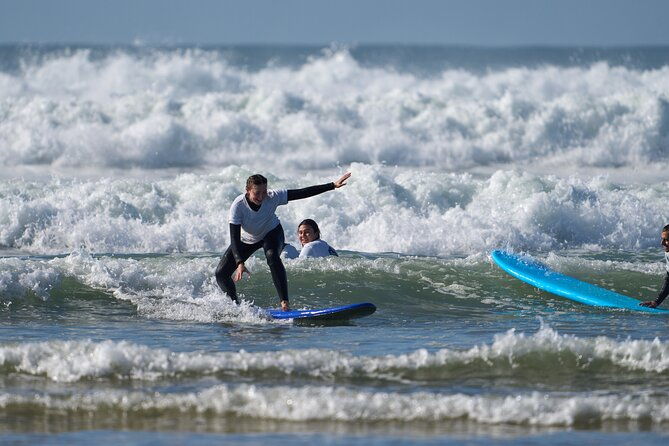 group-surf-lesson-in-costa-da-caparica