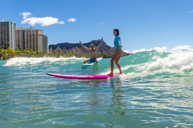 group-surf-lesson-in-the-heart-of-waikiki-2