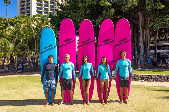 group-surf-lesson-in-the-heart-of-waikiki-2