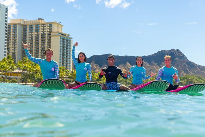 group-surf-lesson-in-the-heart-of-waikiki-2