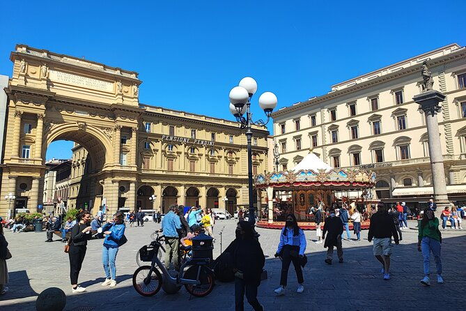 group-tour-accademia-city-center-and-uffizi-gallery