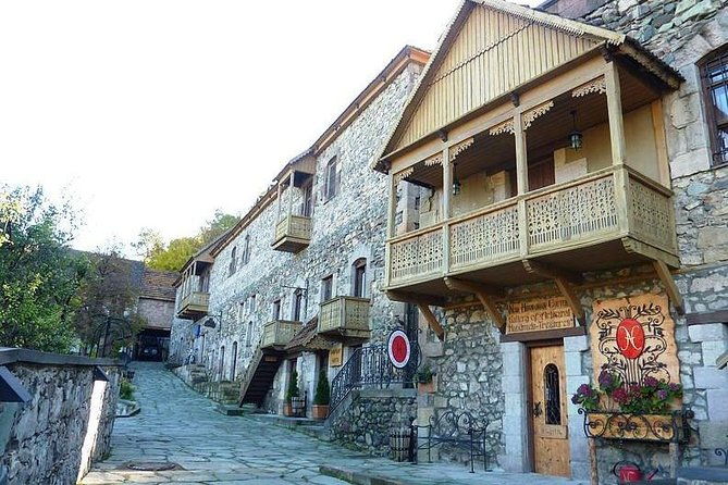 group-tour-dilijan-lake-parz-makaravank-monastery-winery