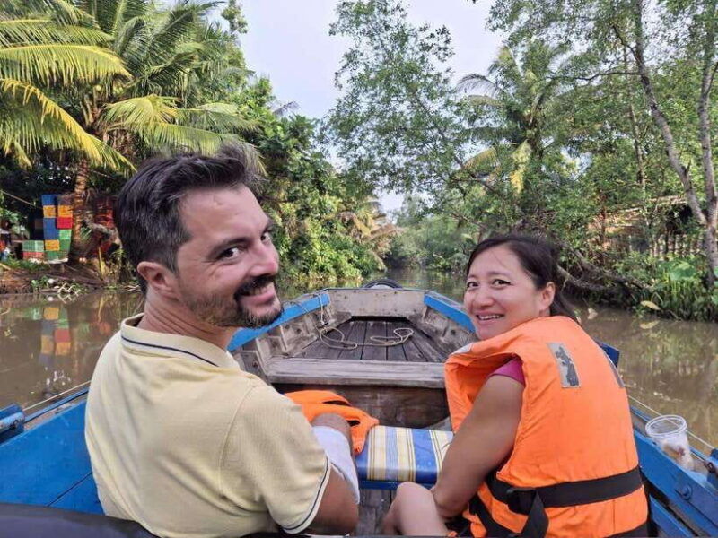 group-tour-floating-market-rice-noodle-factory-cacao