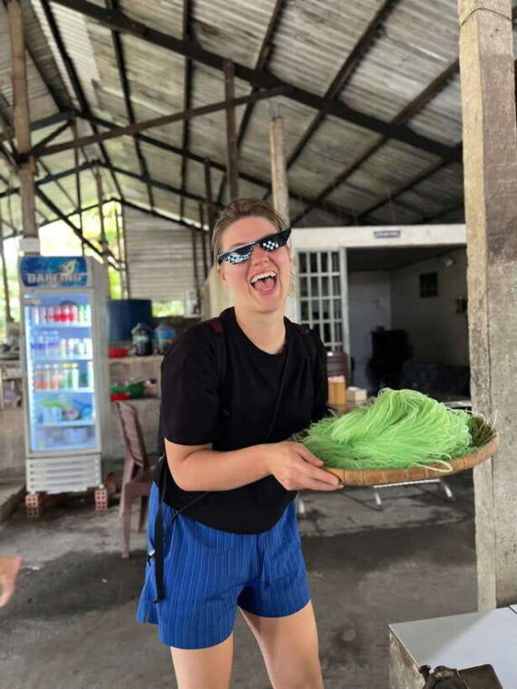 group-tour-floating-market-rice-noodle-factory-cacao