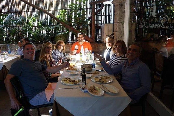 group-tour-for-wine-food-tasting-at-the-cantina-del-vesuvio