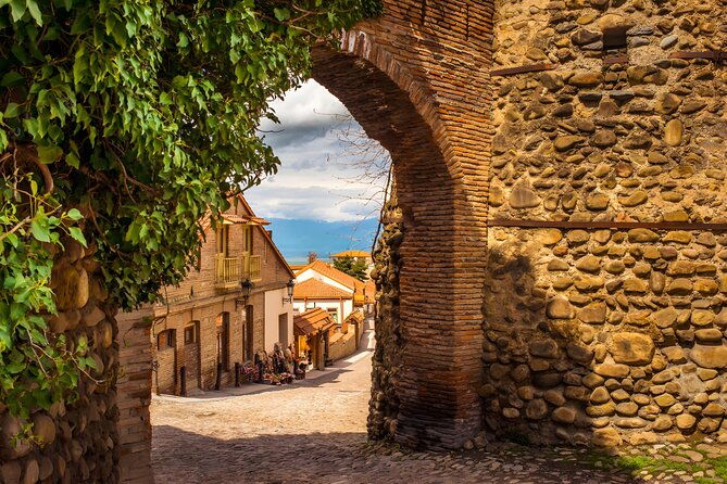 group-tour-from-tbilisi-sighnaghi-bodbe-8-wine-tastings