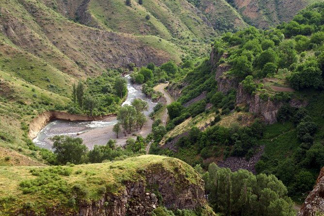 group-tour-garni-temple-geghard-and-lavash-baking-from-yerevan