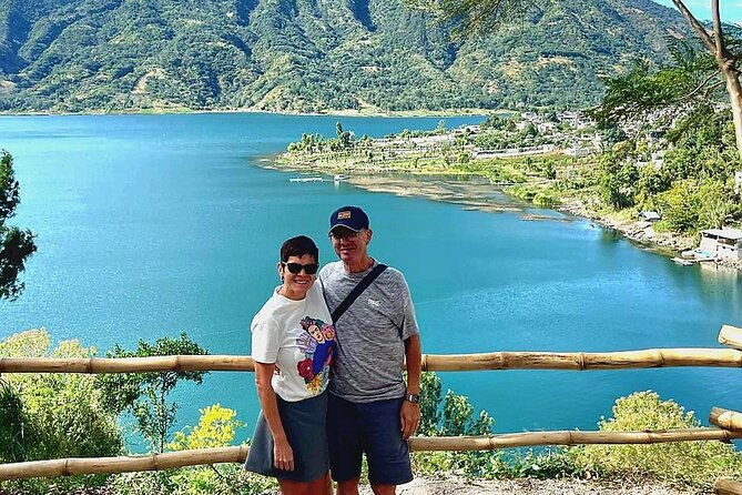 group-tour-lake-atitlan