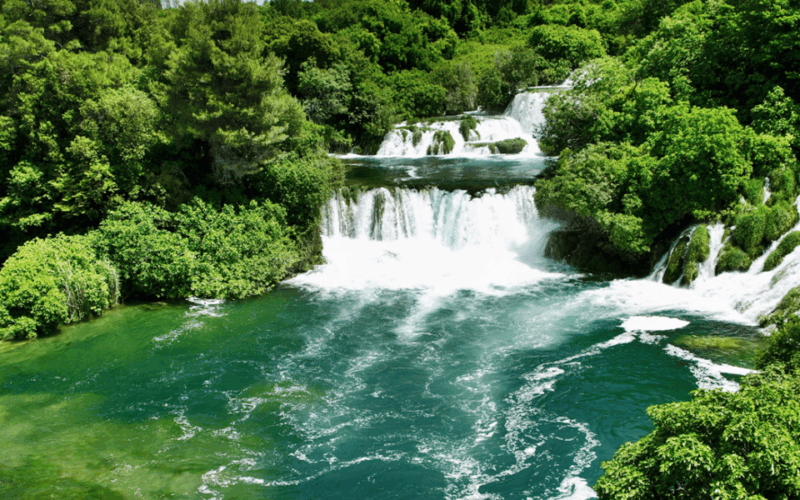 group-tour-to-krka-waterfalls-from-split
