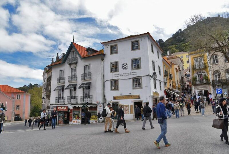 group-tour-to-sintra-and-cascais-departing-from-lisbon