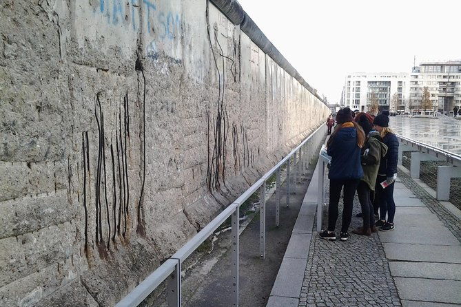 group-walking-tour-1-20-people-3-hours-the-wall-third-reich-ww2-cold-war