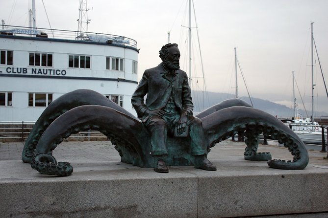 group-walking-tour-in-vigo